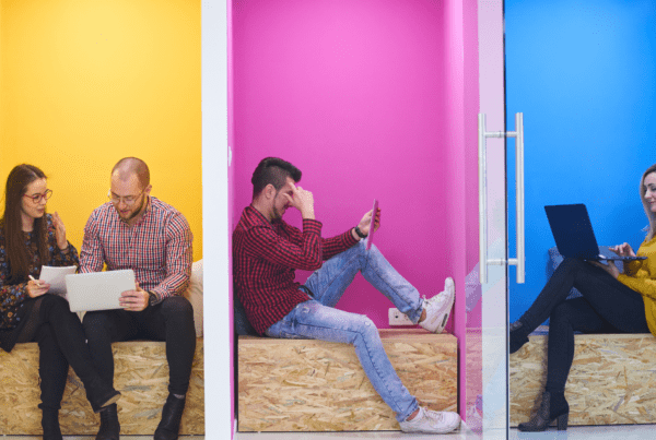 Advantages and disadvantages of starting up a business (image)